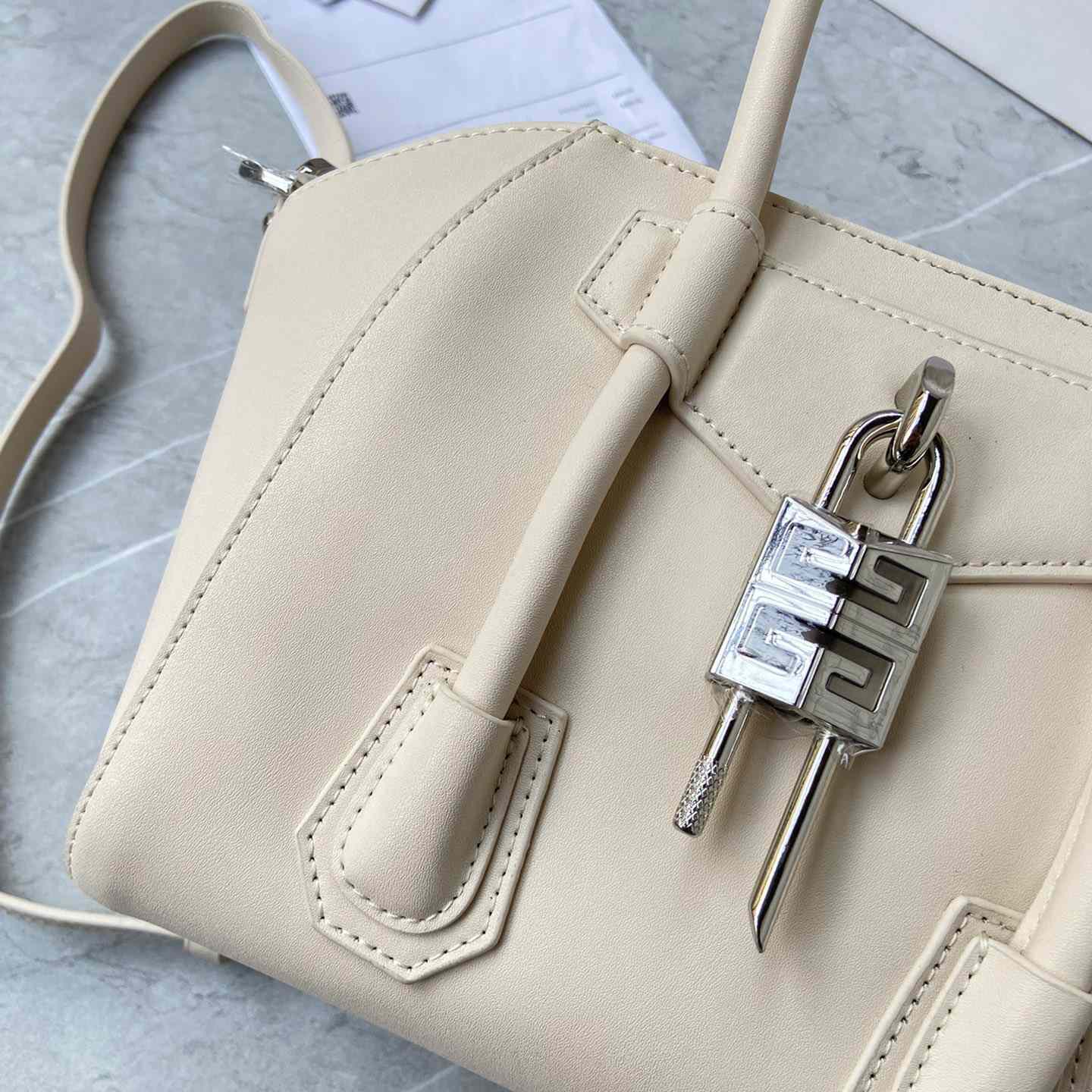 Givenchy Mini Antigona Lock Bag (23*27*13cm) - DopestKickz