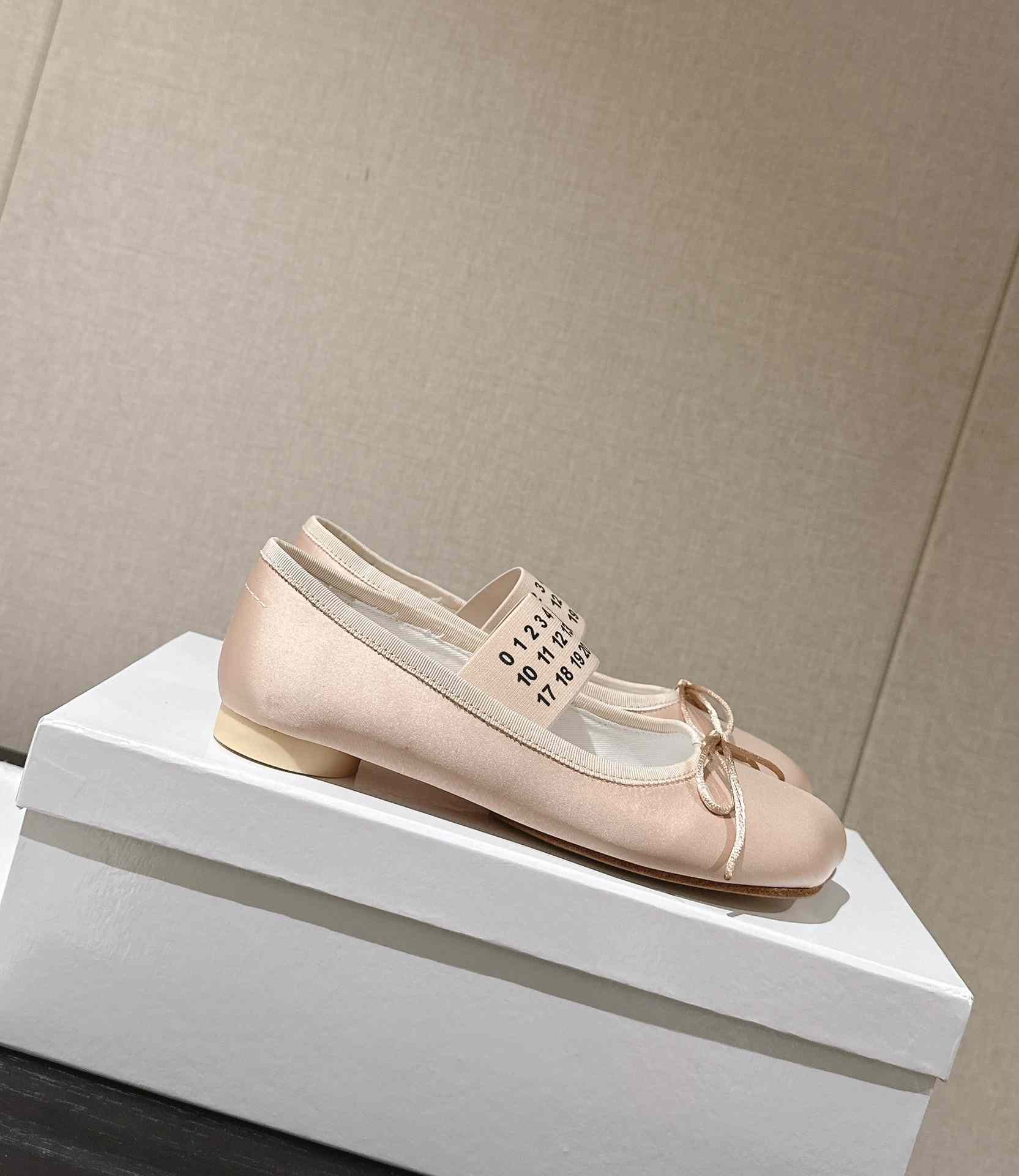 Maison Margiela MM6 Logo-strap Ballerina Shoes - DopestKickz