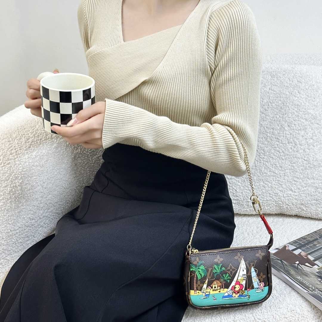 Louis Vuitton Mini Pochette Accessoires    M82841 - DopestKickz