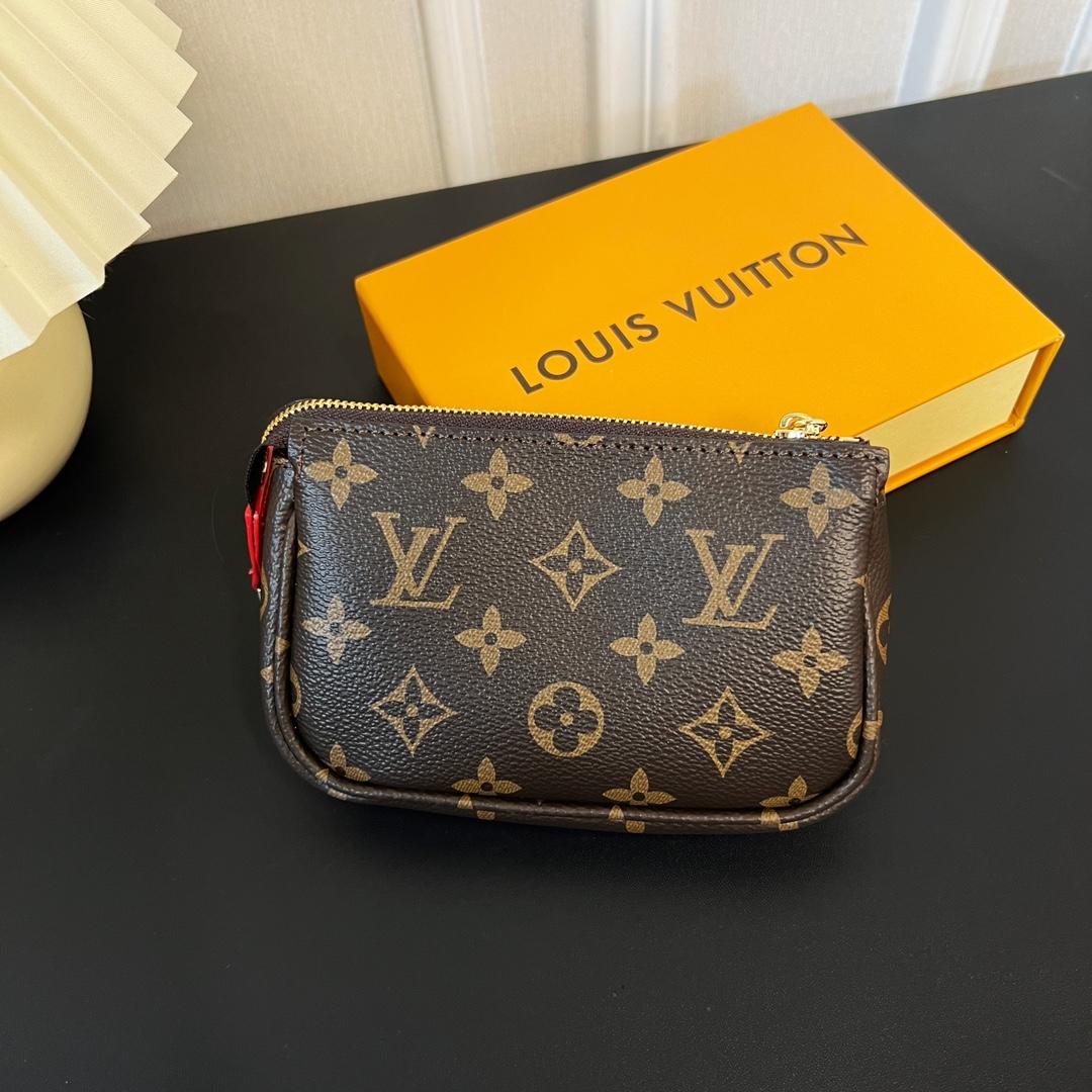 Louis Vuitton Mini Pochette Accessoires    M82841 - DopestKickz