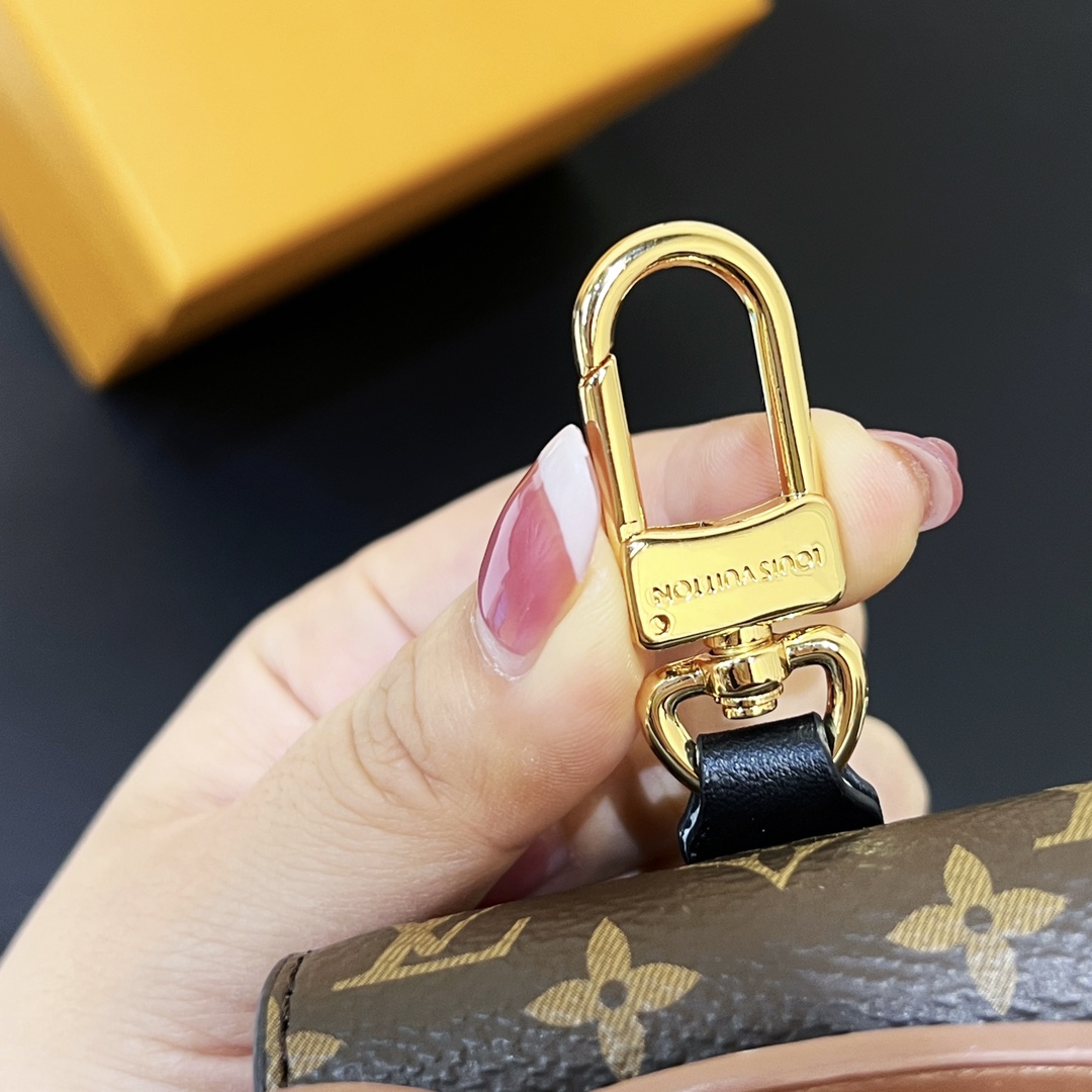 Louis Vuitton Teddy Bear Earphone Case   M01361 - DopestKickz