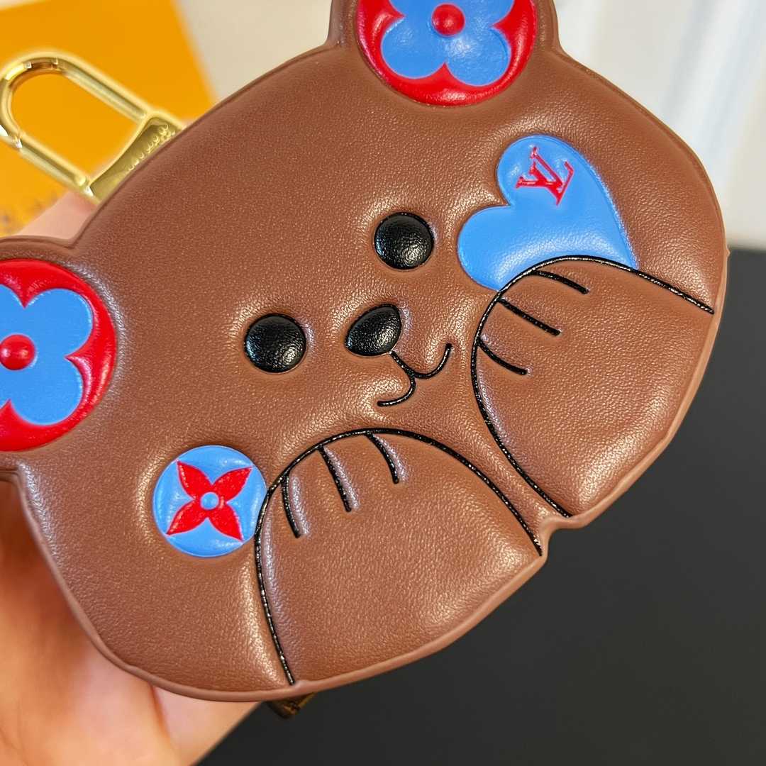 Louis Vuitton Teddy Bear Earphone Case   M01361 - DopestKickz