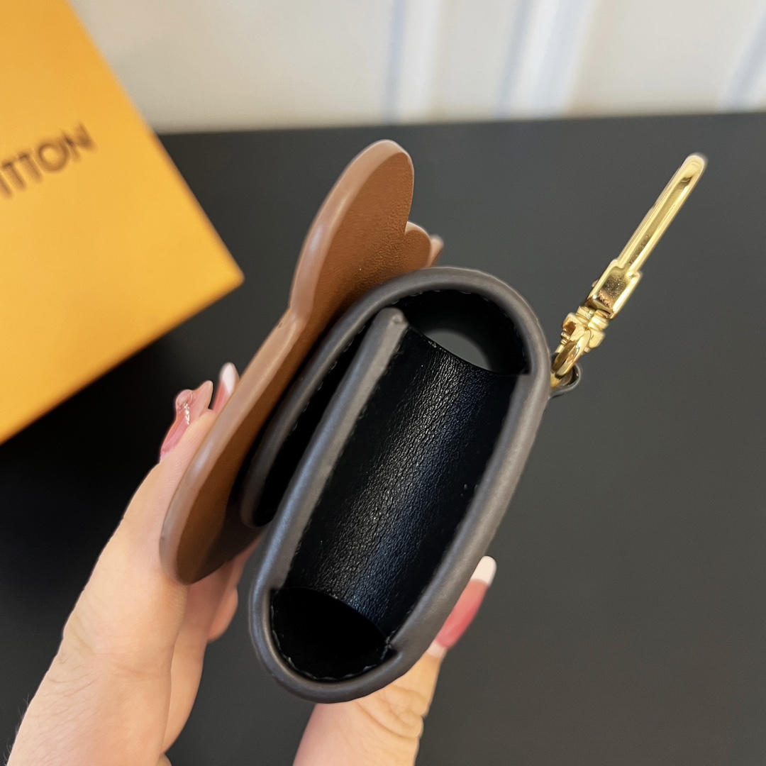 Louis Vuitton Teddy Bear Earphone Case   M01361 - DopestKickz