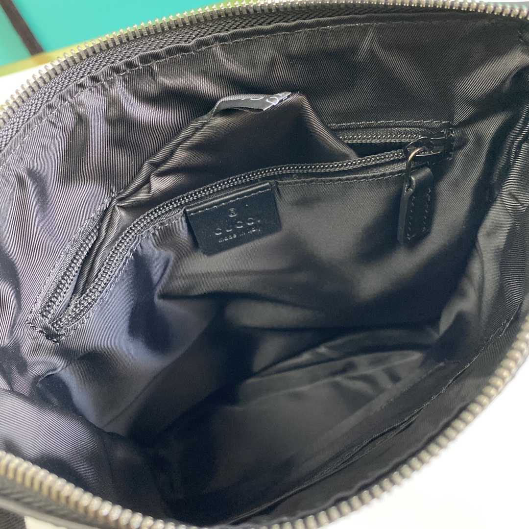 Gucci Web GG Supreme Flat Messenger  - DopestKickz