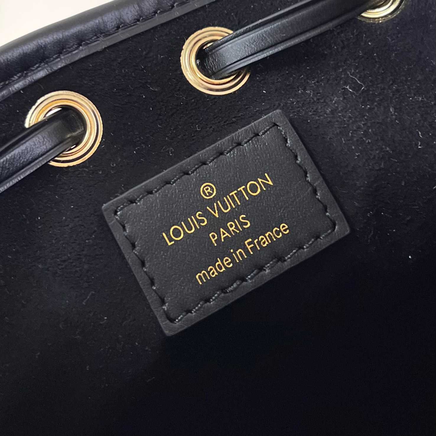 Louis Vuitton Canoé   M83480 - DopestKickz