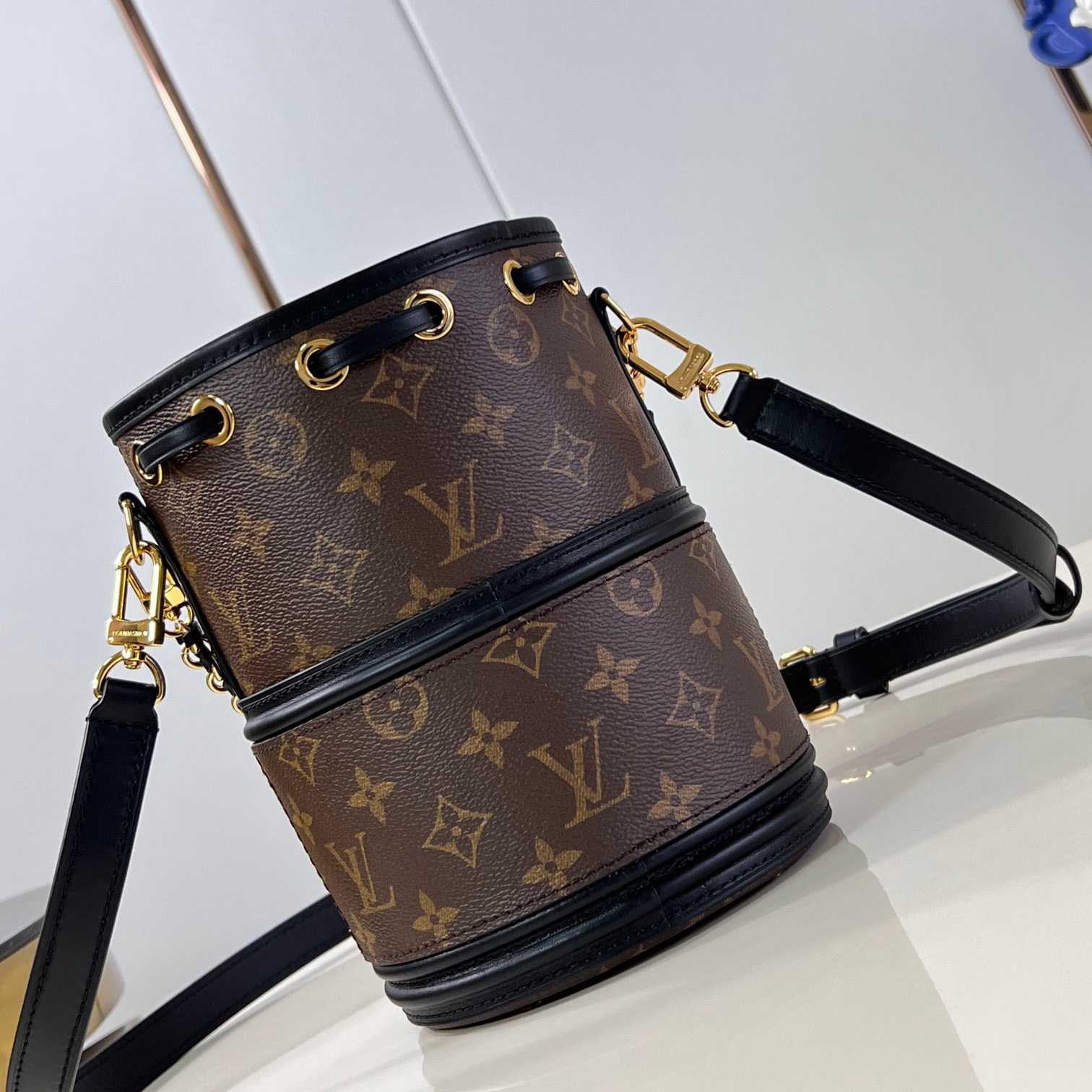 Louis Vuitton Canoé   M83480 - DopestKickz