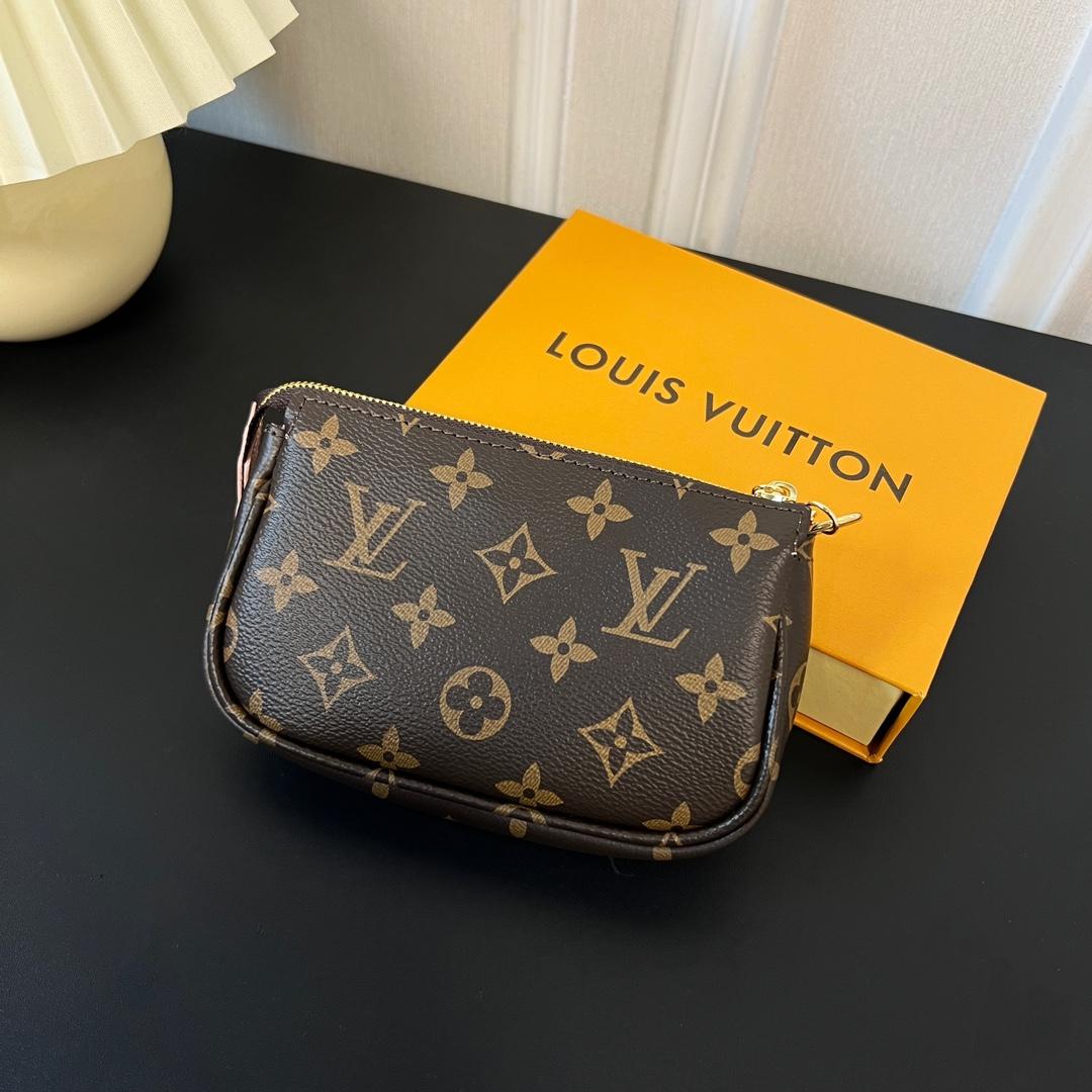 Louis Vuitton Mini Pochette Accessoires    M82623 - DopestKickz