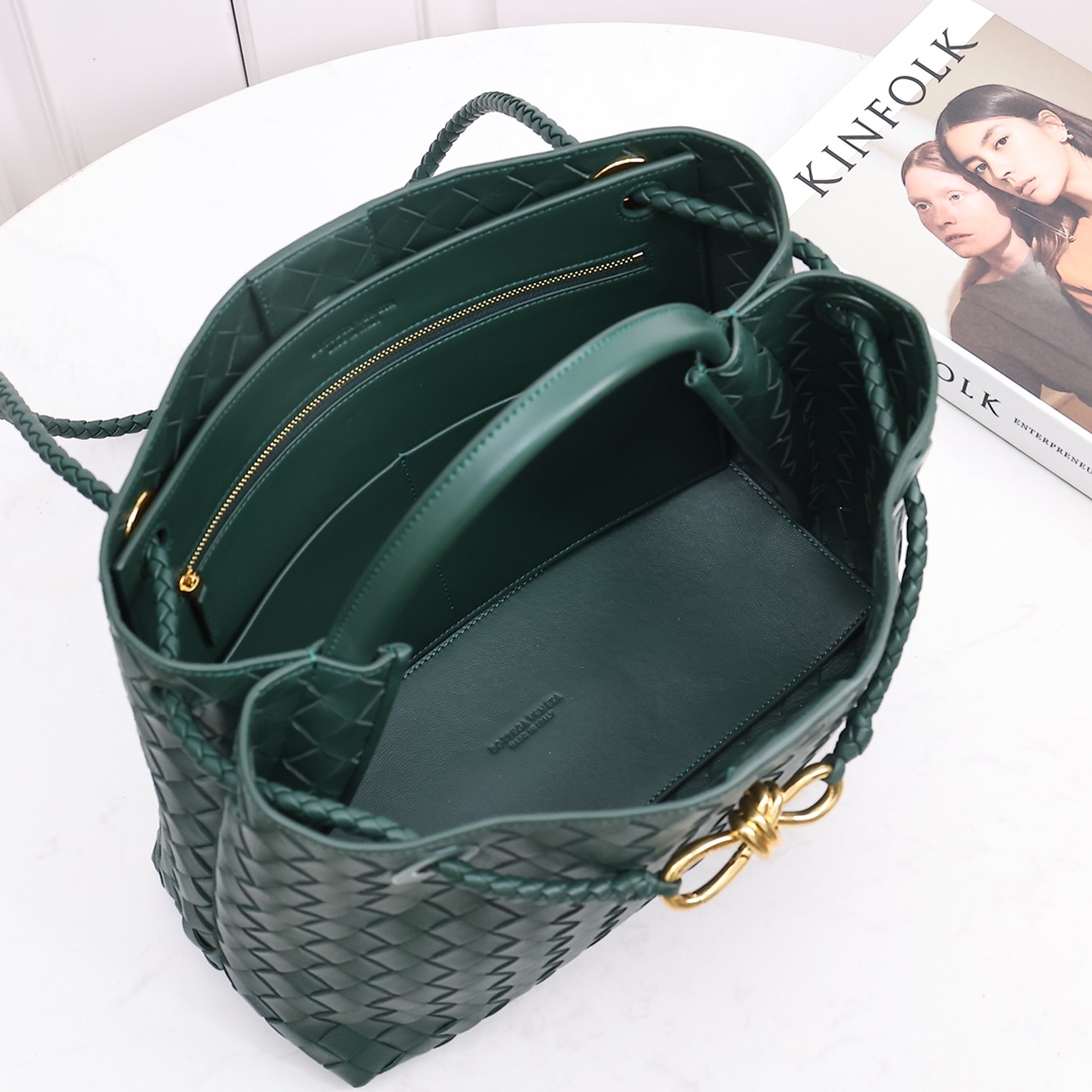 Bottega Veneta Medium Andiamo  32*24*12CM - DopestKickz