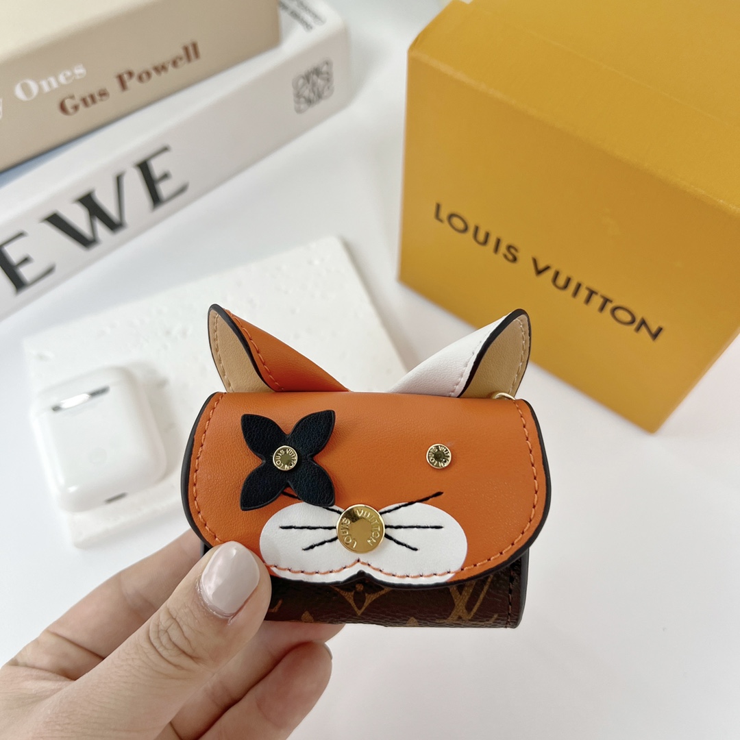 Louis Vuitton Cat Earpods Case   GI0862 - DopestKickz