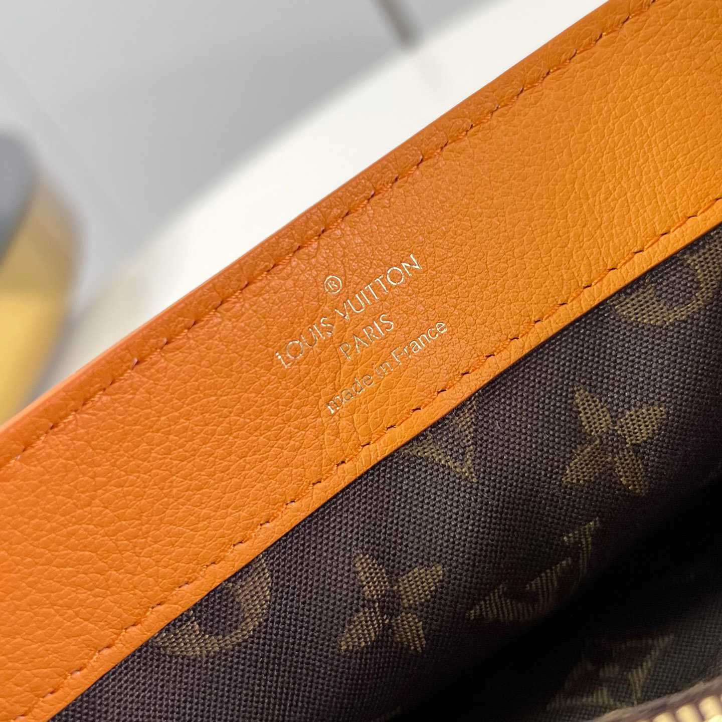 Louis Vuitton Dauphine Soft MM   M25048 - DopestKickz