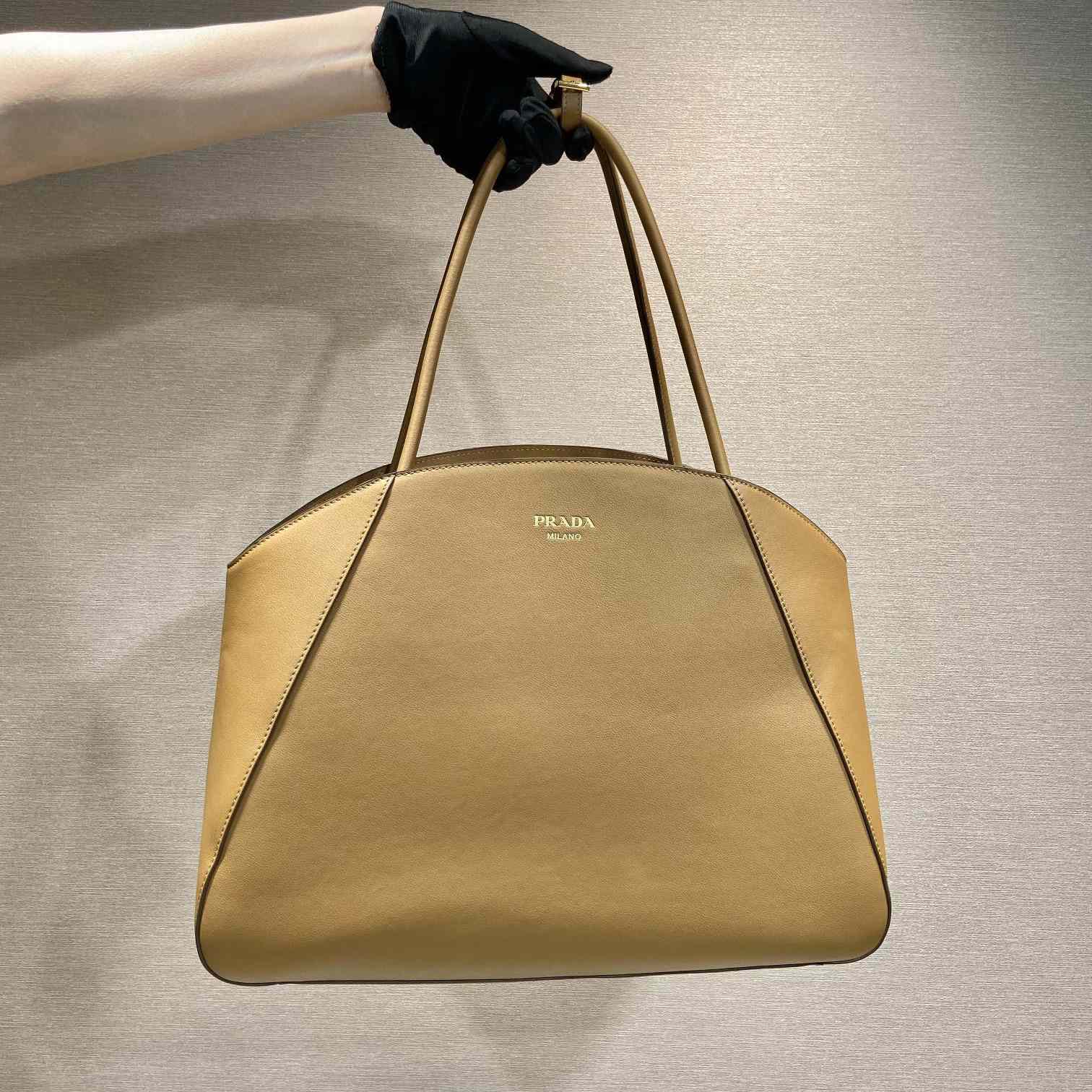 Prada Large Leather Tote Bag - DopestKickz