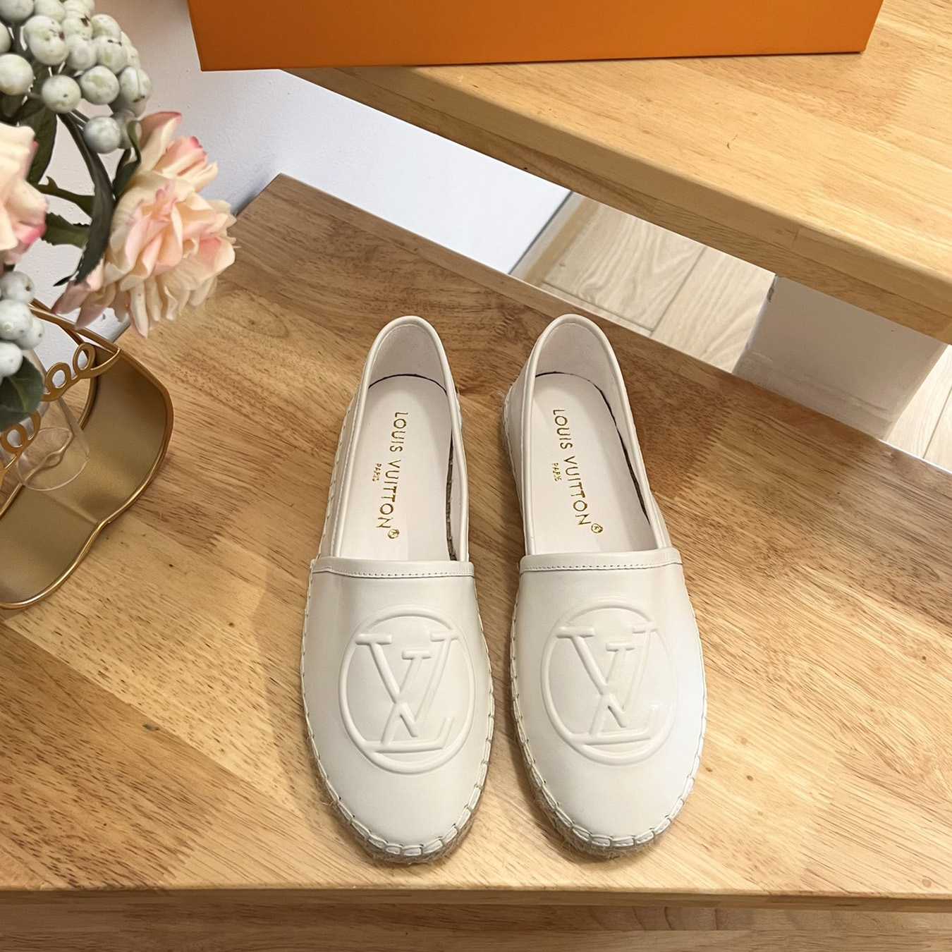 Louis Vuitton Starboard Flat Espadrille      1ABVLU - DopestKickz