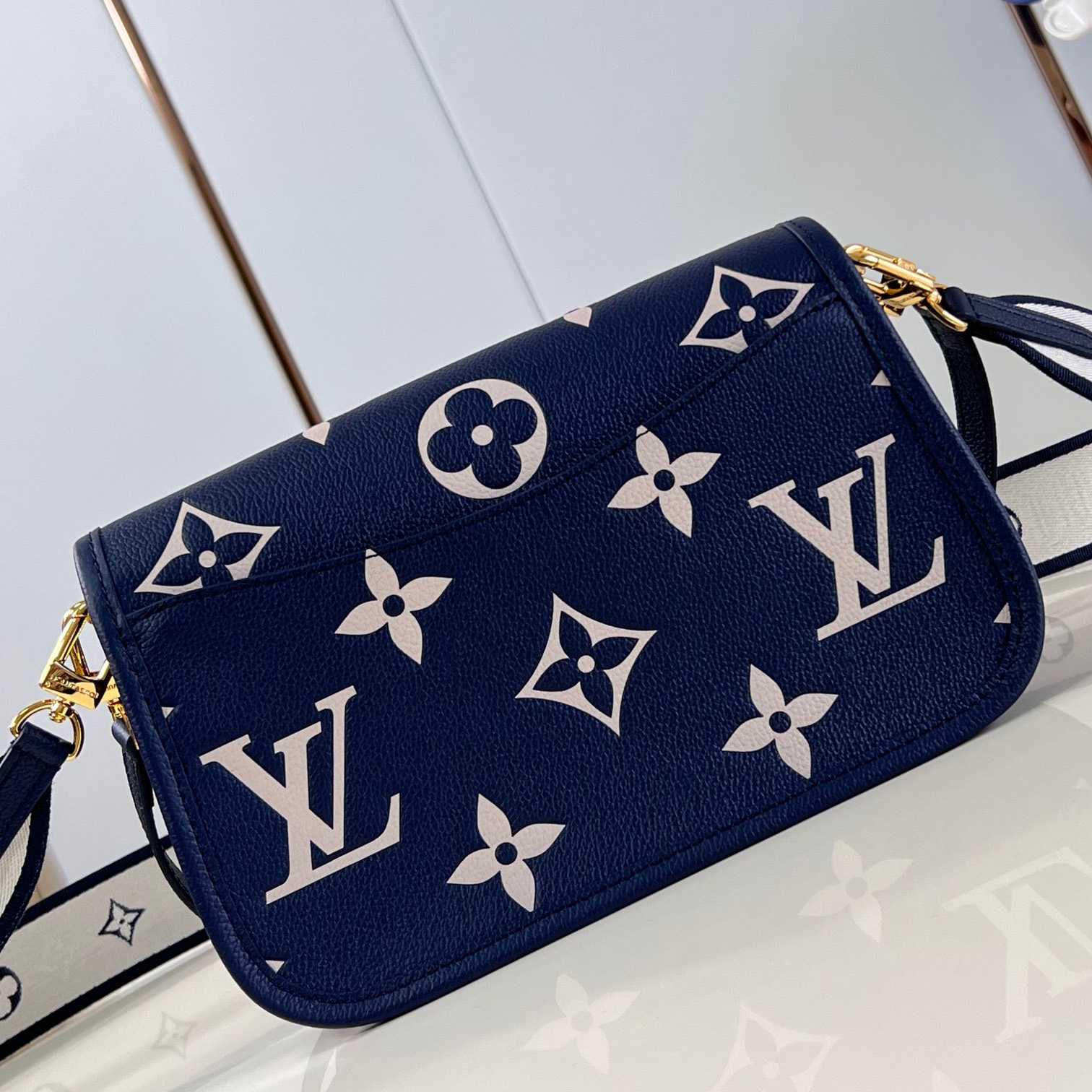 Louis Vuitton Diane   M47161 - DopestKickz
