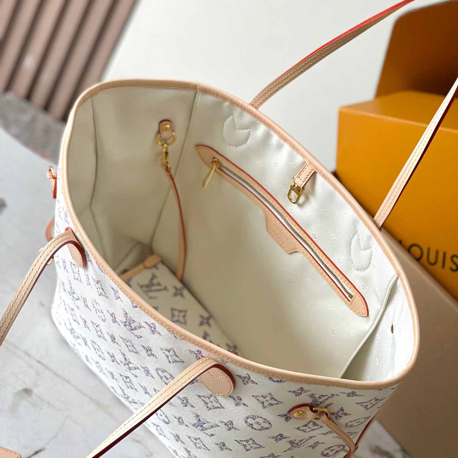 Louis Vuitton Neverfull MM   M24905 - DopestKickz