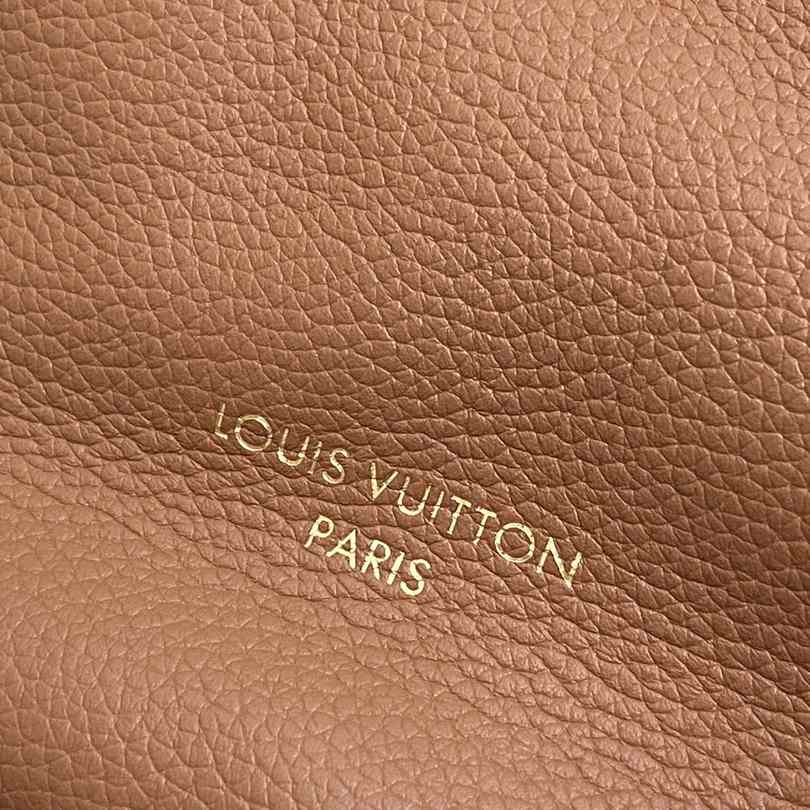 Louis Vuitton Low Key Hobo MM   M24974 - DopestKickz
