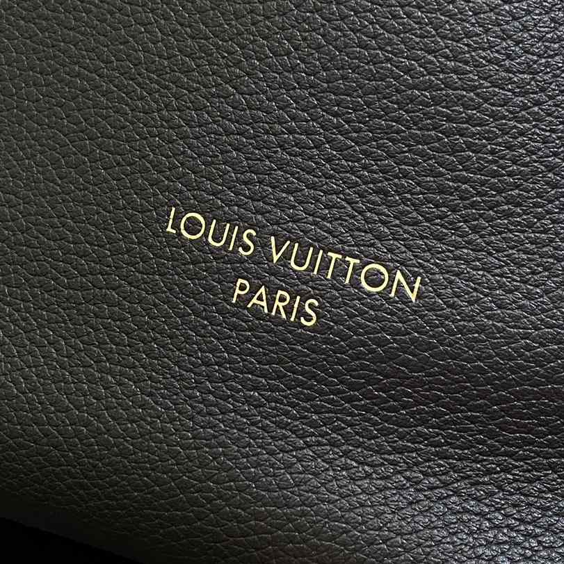 Louis Vuitton Low Key Hobo MM   M24856 - DopestKickz