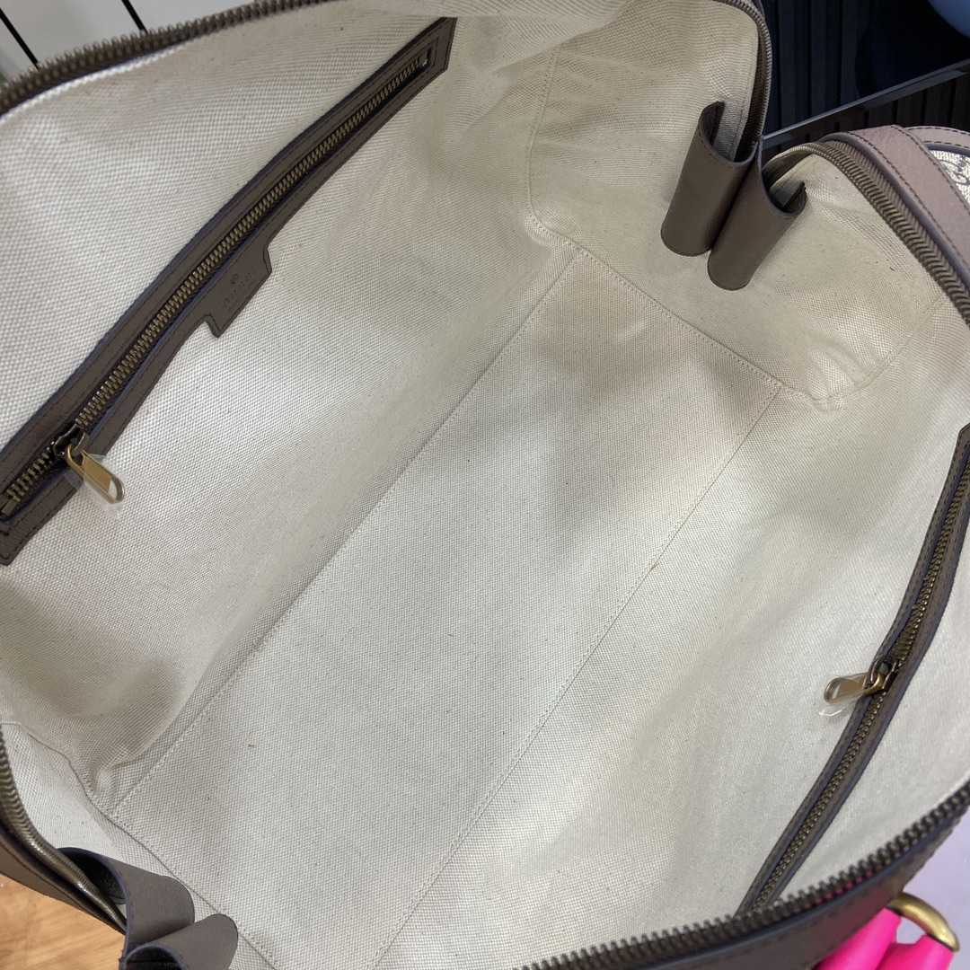Gucci Savoy Medium Duffle Bag  - DopestKickz