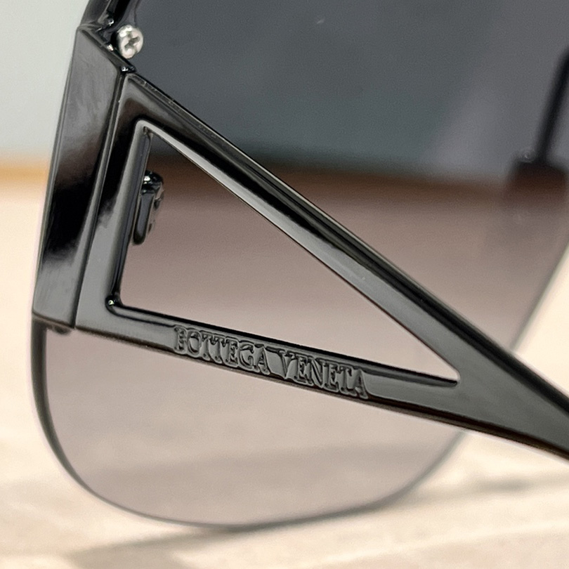 Bottega Veneta BV1065  Sunglasses    - DopestKickz