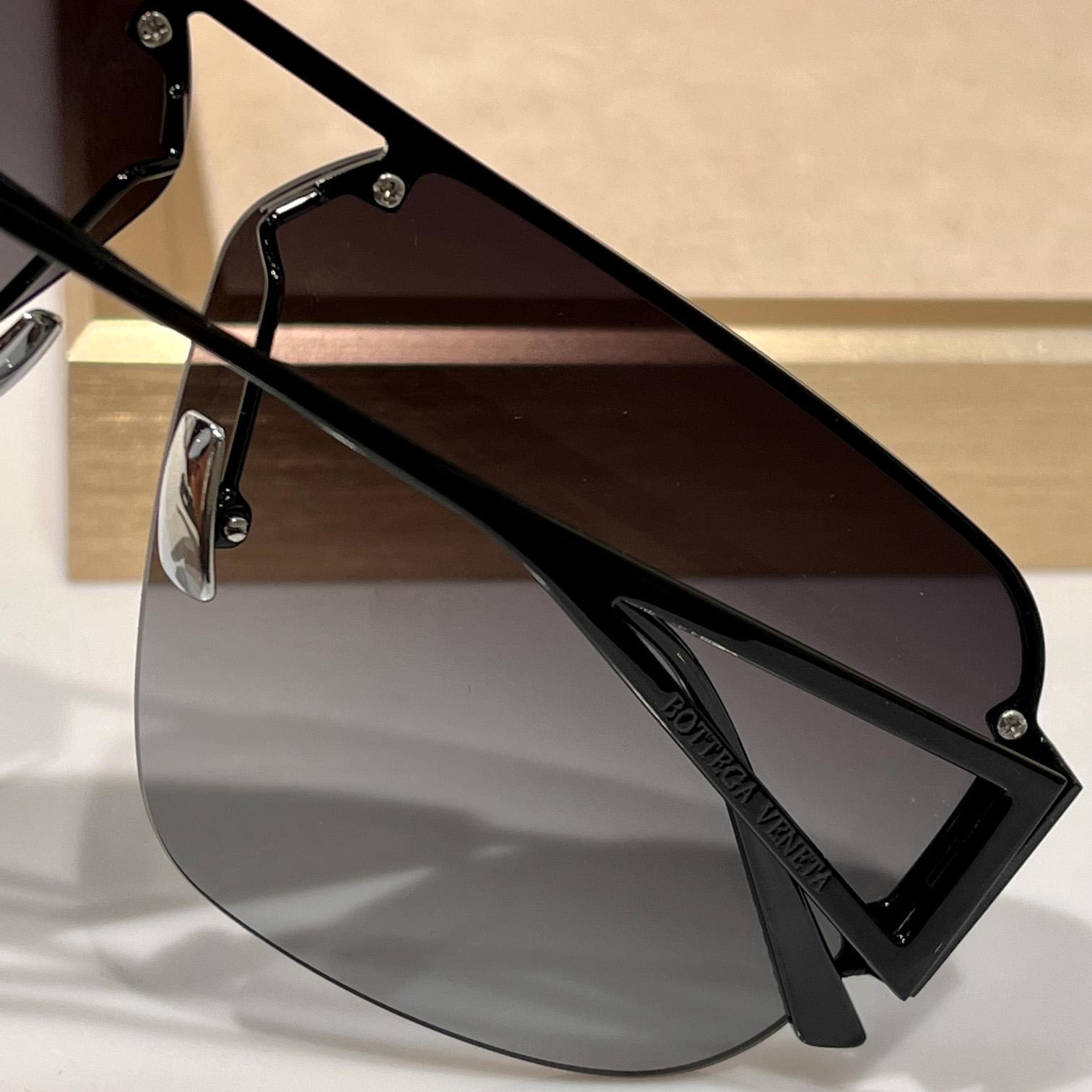 Bottega Veneta BV1065  Sunglasses    - DopestKickz