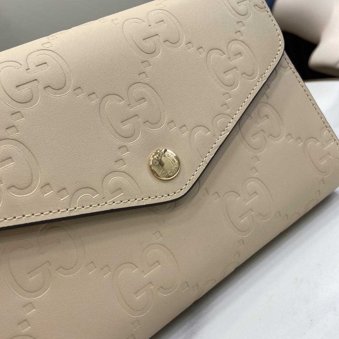 Gucci GG Chain Wallet - DopestKickz