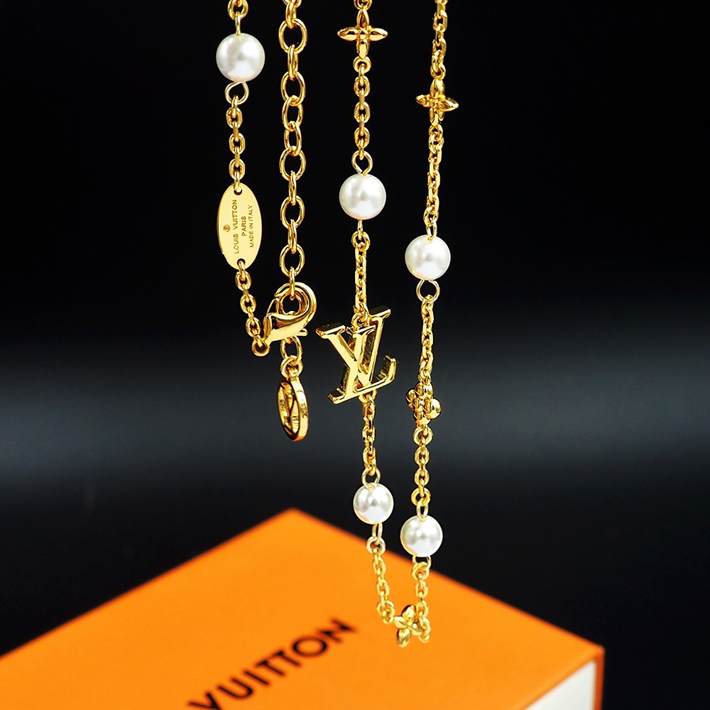 Louis Vuitton Louisa Necklace   M01610 - DopestKickz