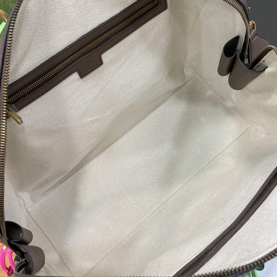 Gucci Savoy Medium Duffle Bag  - DopestKickz