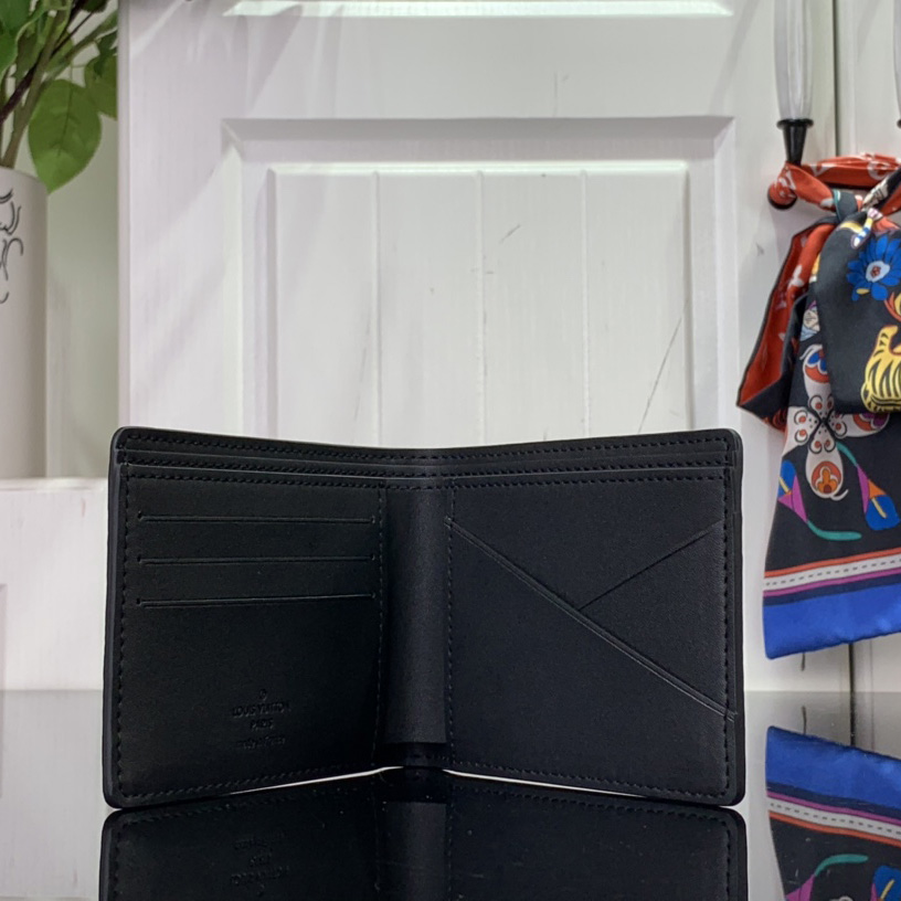 Louis Vuitton Multiple Wallet   M82072 - DopestKickz