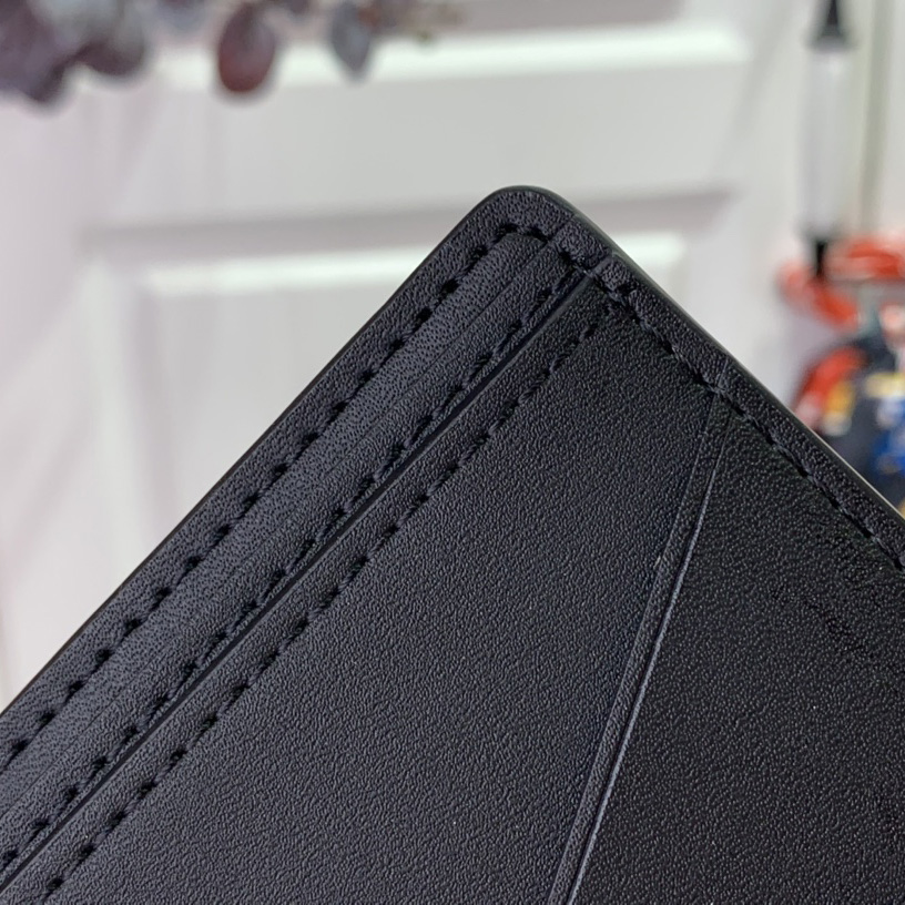 Louis Vuitton Multiple Wallet   M82072 - DopestKickz