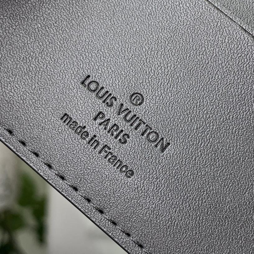Louis Vuitton Multiple Wallet   M82072 - DopestKickz
