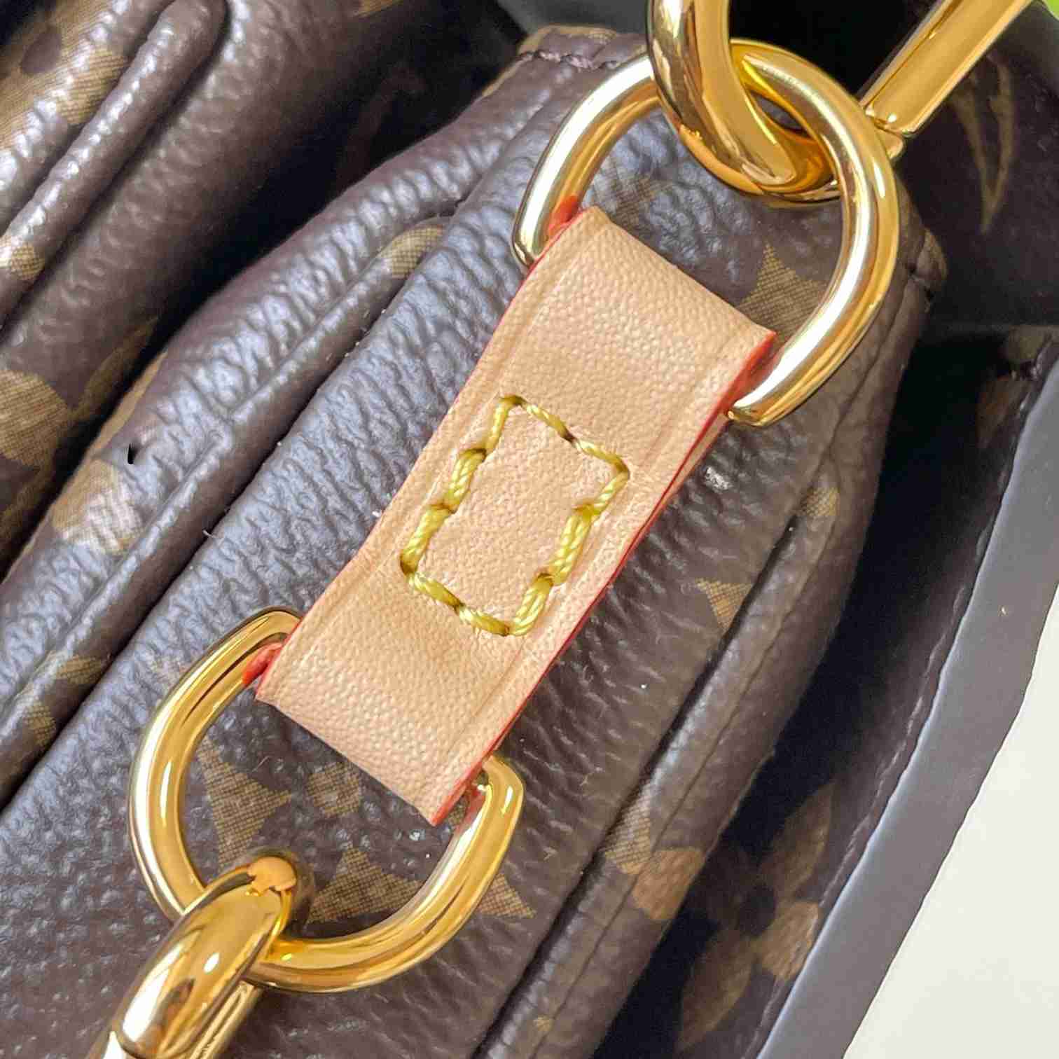 Louis Vuitton Pochette Métis East West   M46279 - DopestKickz