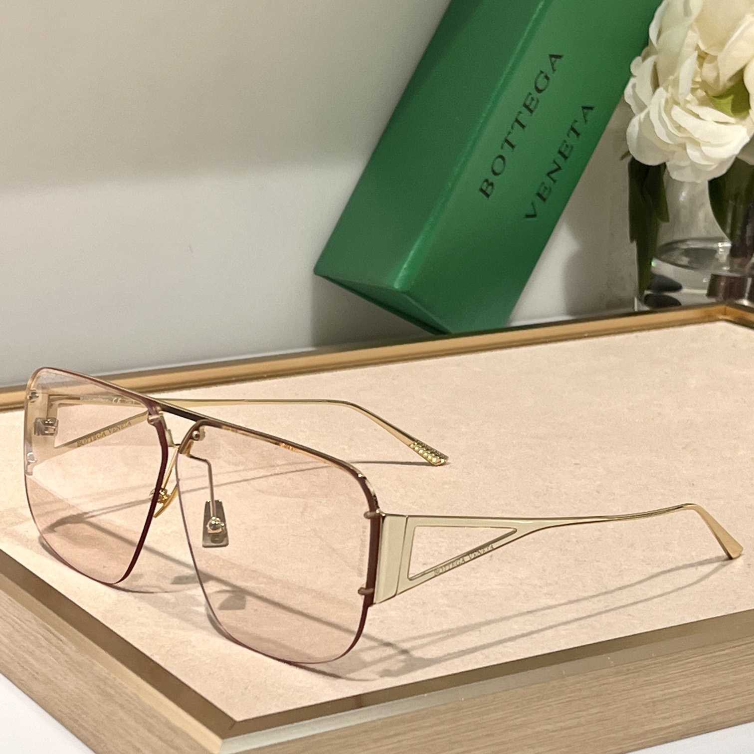 Bottega Veneta BV1065  Sunglasses    - DopestKickz