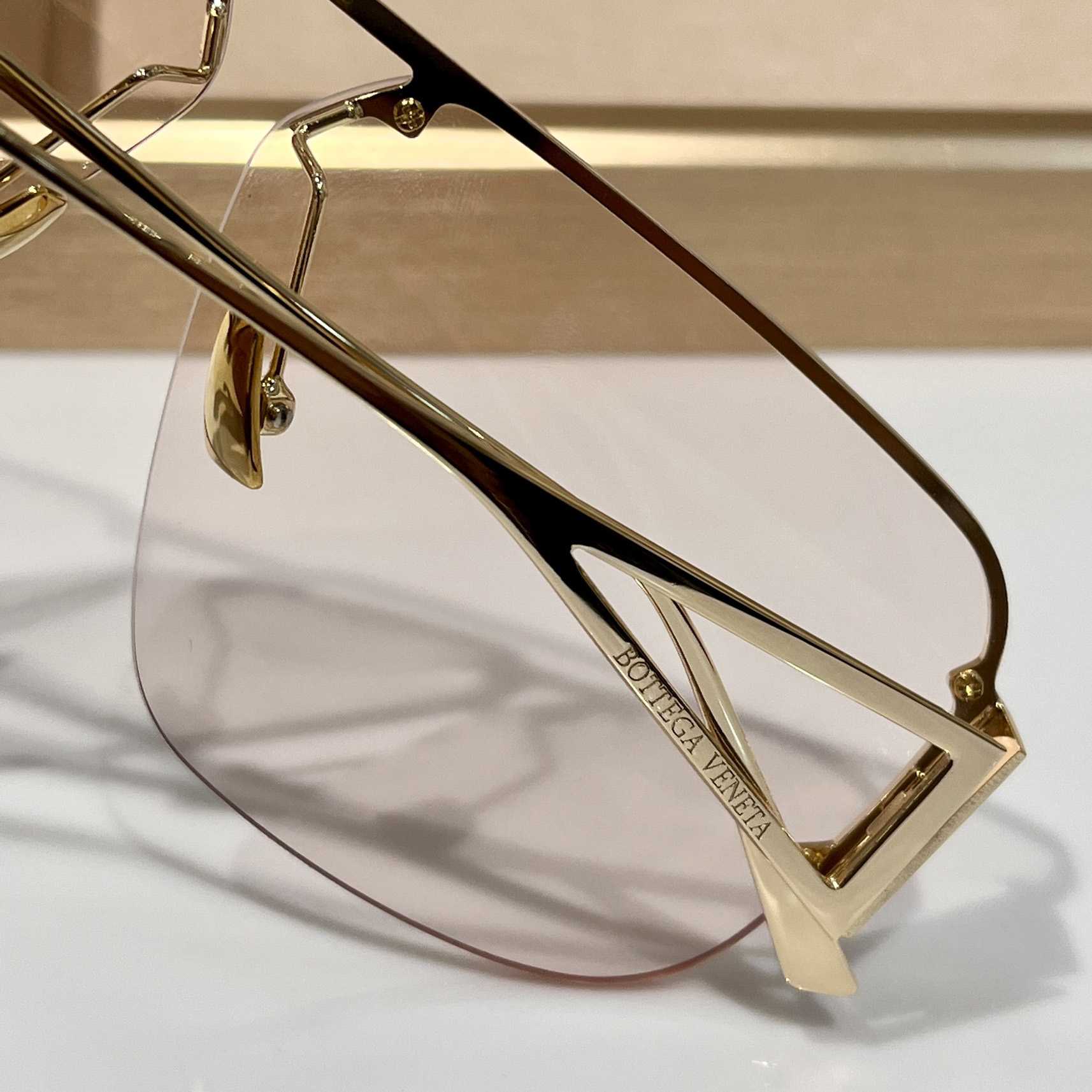 Bottega Veneta BV1065  Sunglasses    - DopestKickz