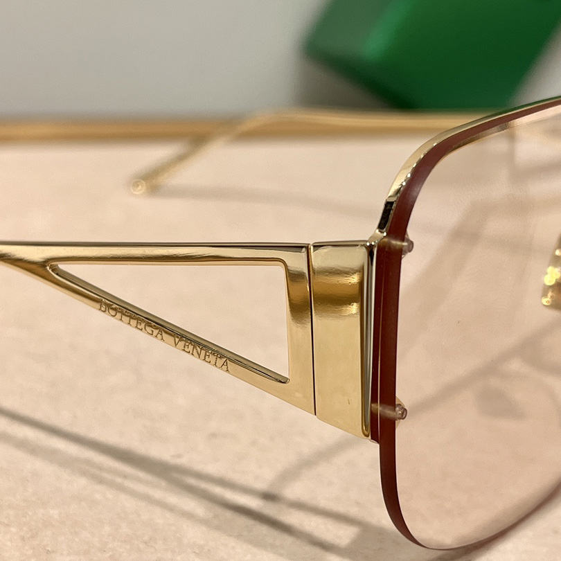 Bottega Veneta BV1065  Sunglasses    - DopestKickz