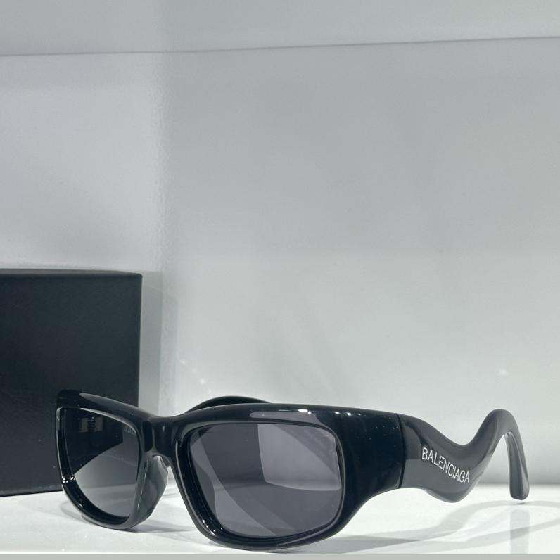 Balenciaga Hamptons Rectangle Sunglasses In Black - DopestKickz