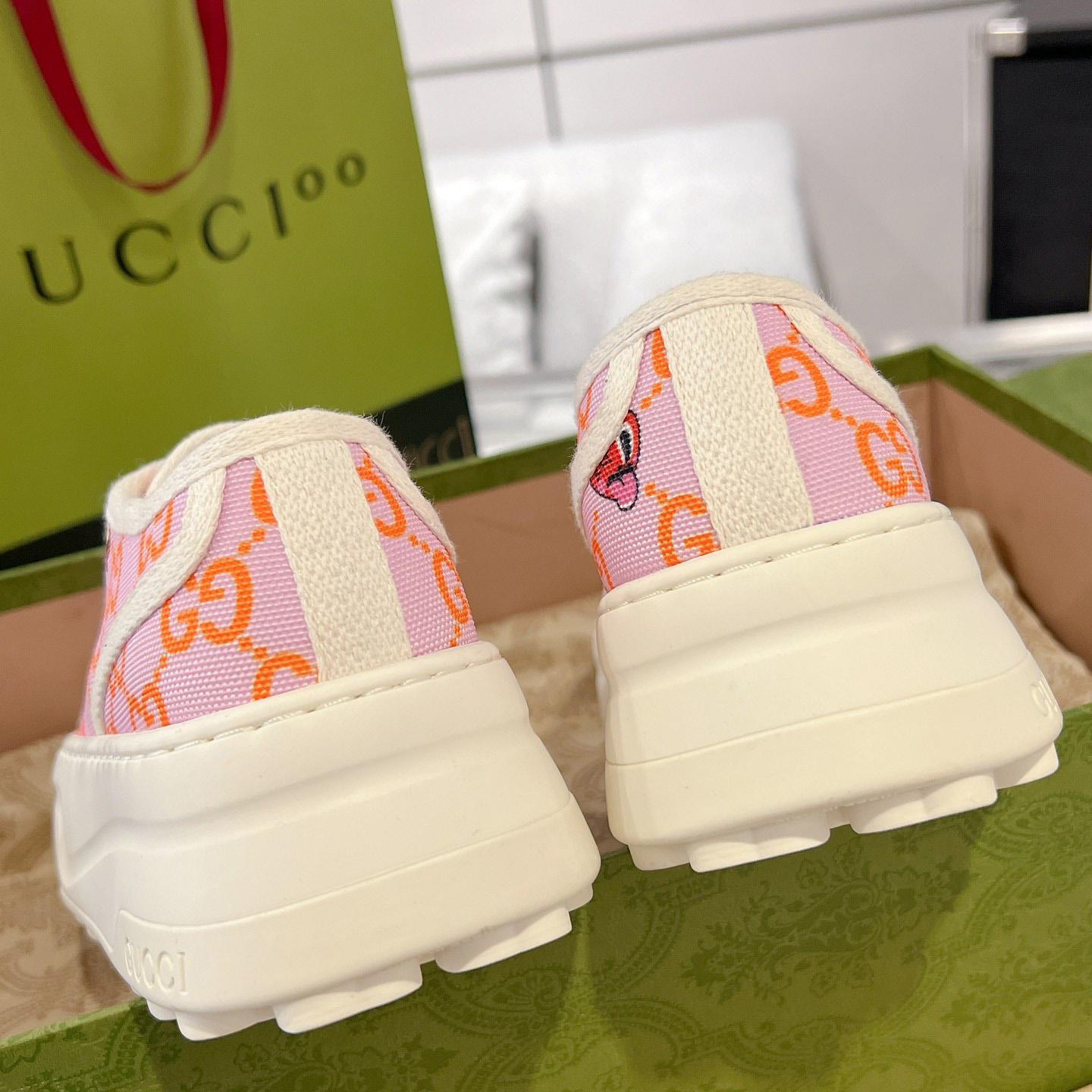Gucci Women's GG Sneaker - DopestKickz