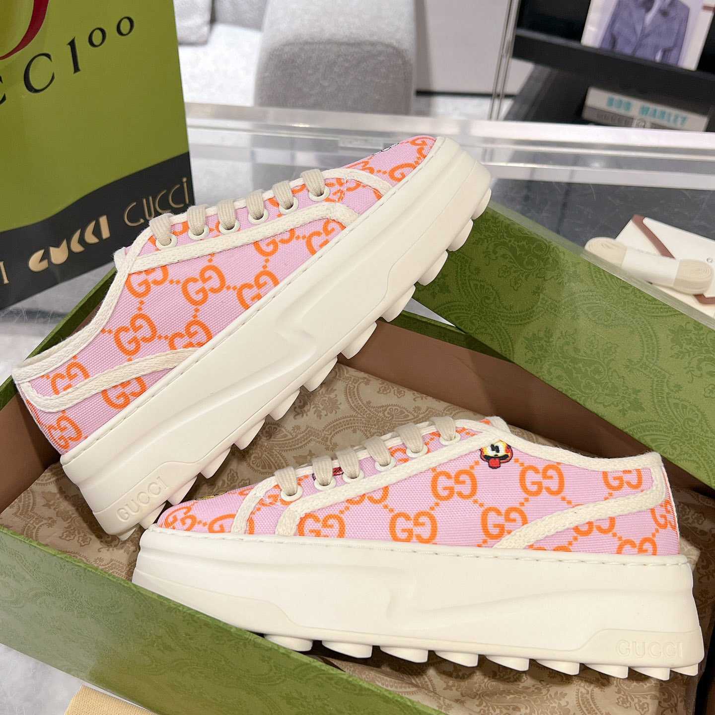 Gucci Women's GG Sneaker - DopestKickz