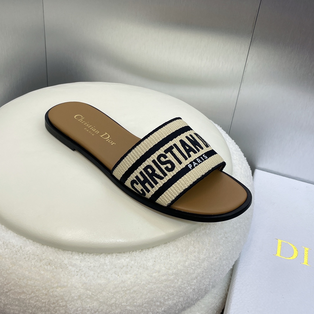 Dior Dway Slide - DopestKickz
