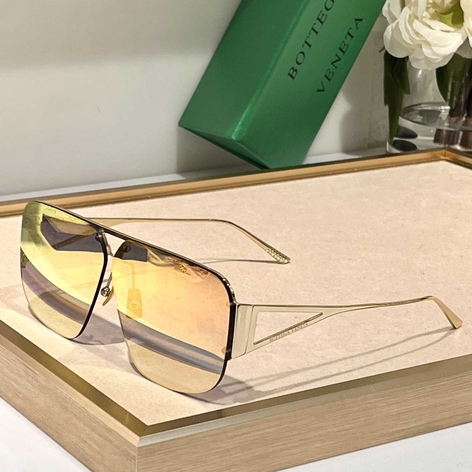 Bottega Veneta BV1065  Sunglasses    - DopestKickz