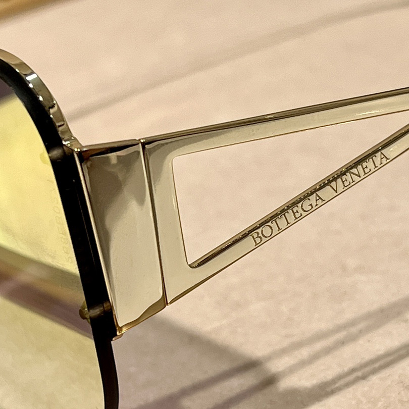 Bottega Veneta BV1065  Sunglasses    - DopestKickz
