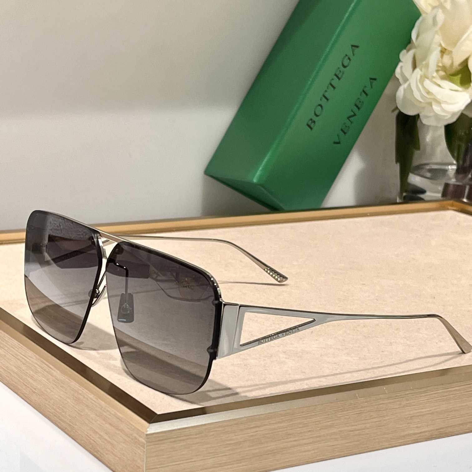 Bottega Veneta BV1065  Sunglasses    - DopestKickz