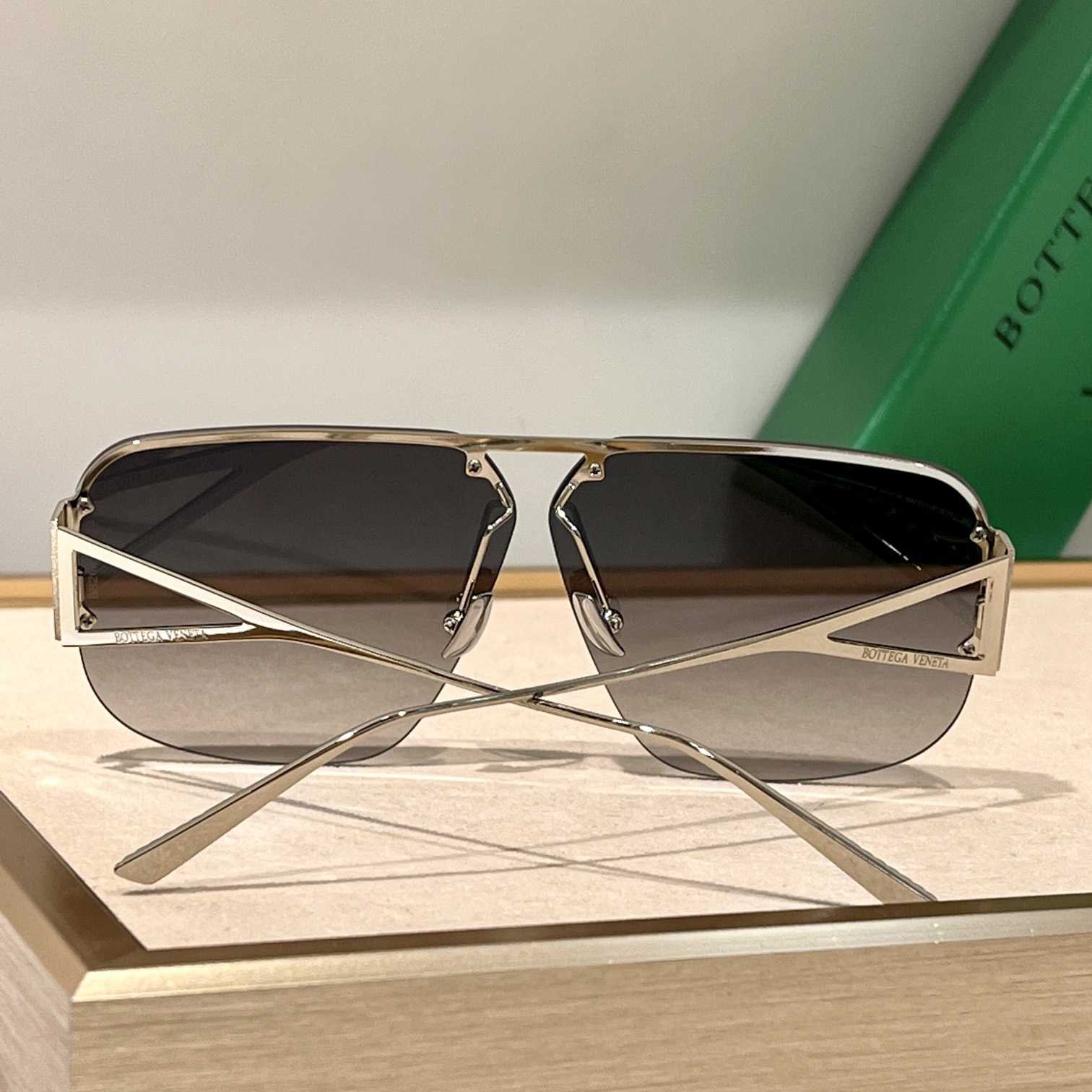 Bottega Veneta BV1065  Sunglasses    - DopestKickz