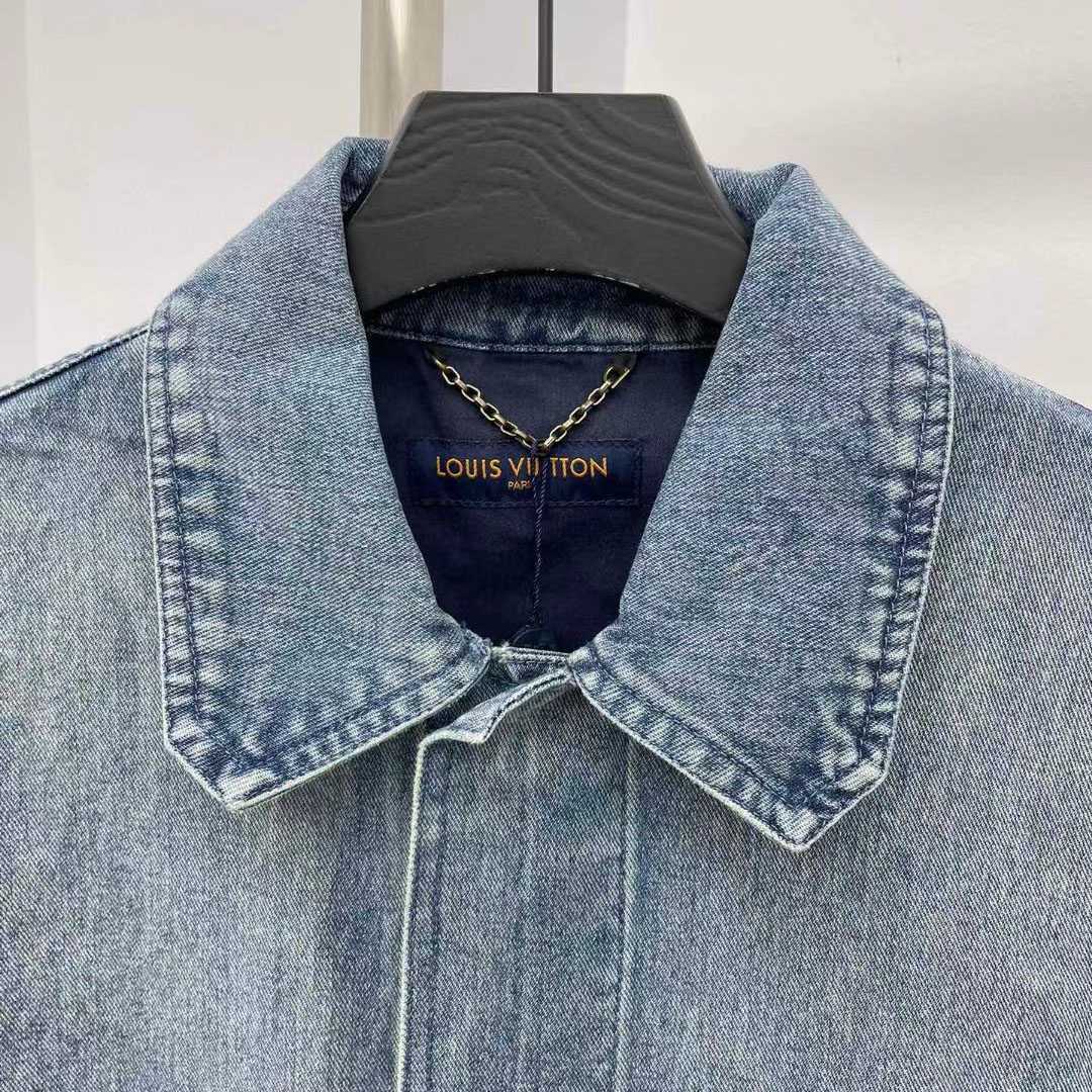 Louis Vuitton Short-Sleeved Denim Workwear Shirt  1ABLDG - DopestKickz