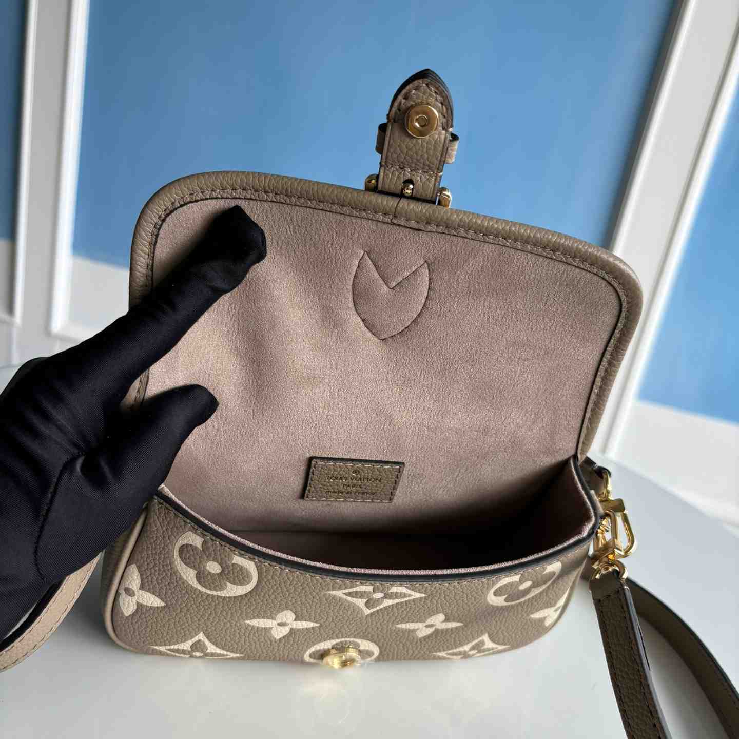 Louis Vuitton Nano Diane   M83300 - DopestKickz