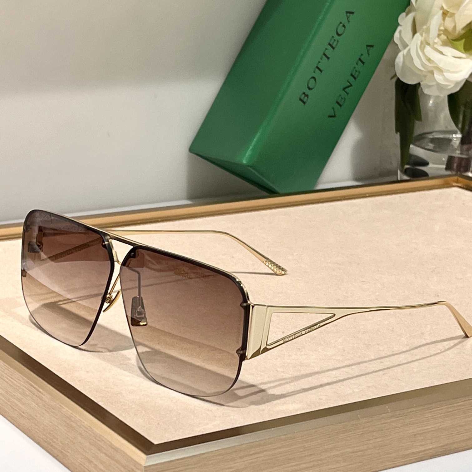 Bottega Veneta BV1065  Sunglasses    - DopestKickz