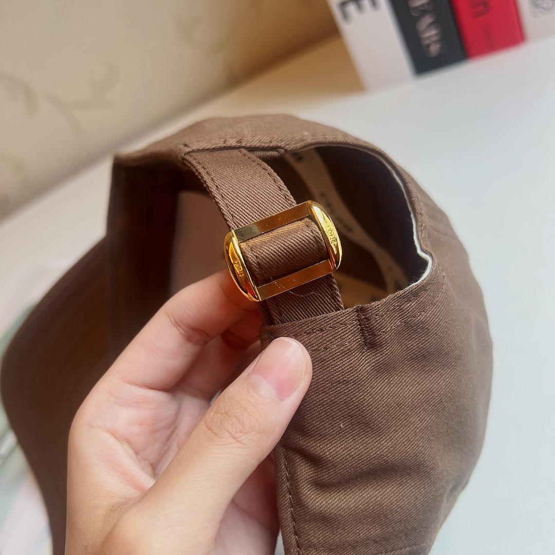 Celine Triomphe Cap - DopestKickz