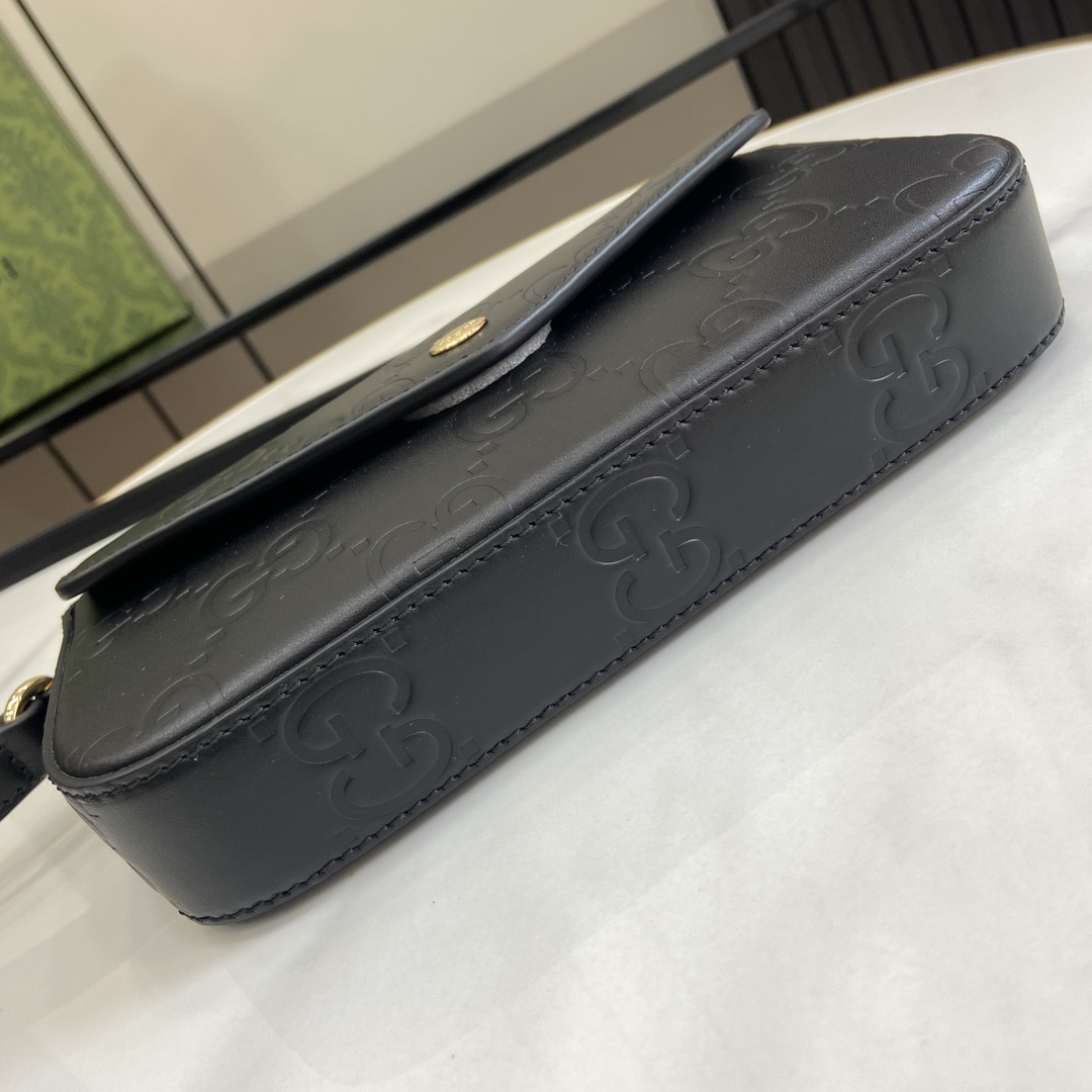 Gucci GG Super Mini Shoulder Bag - DopestKickz