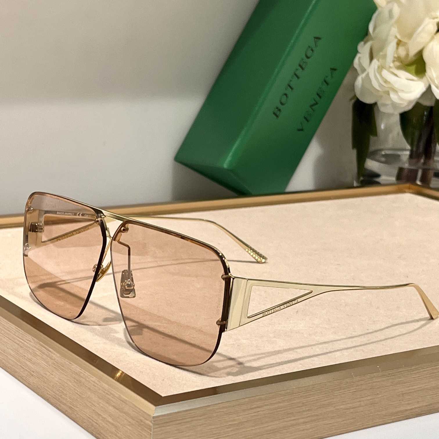 Bottega Veneta BV1065  Sunglasses    - DopestKickz