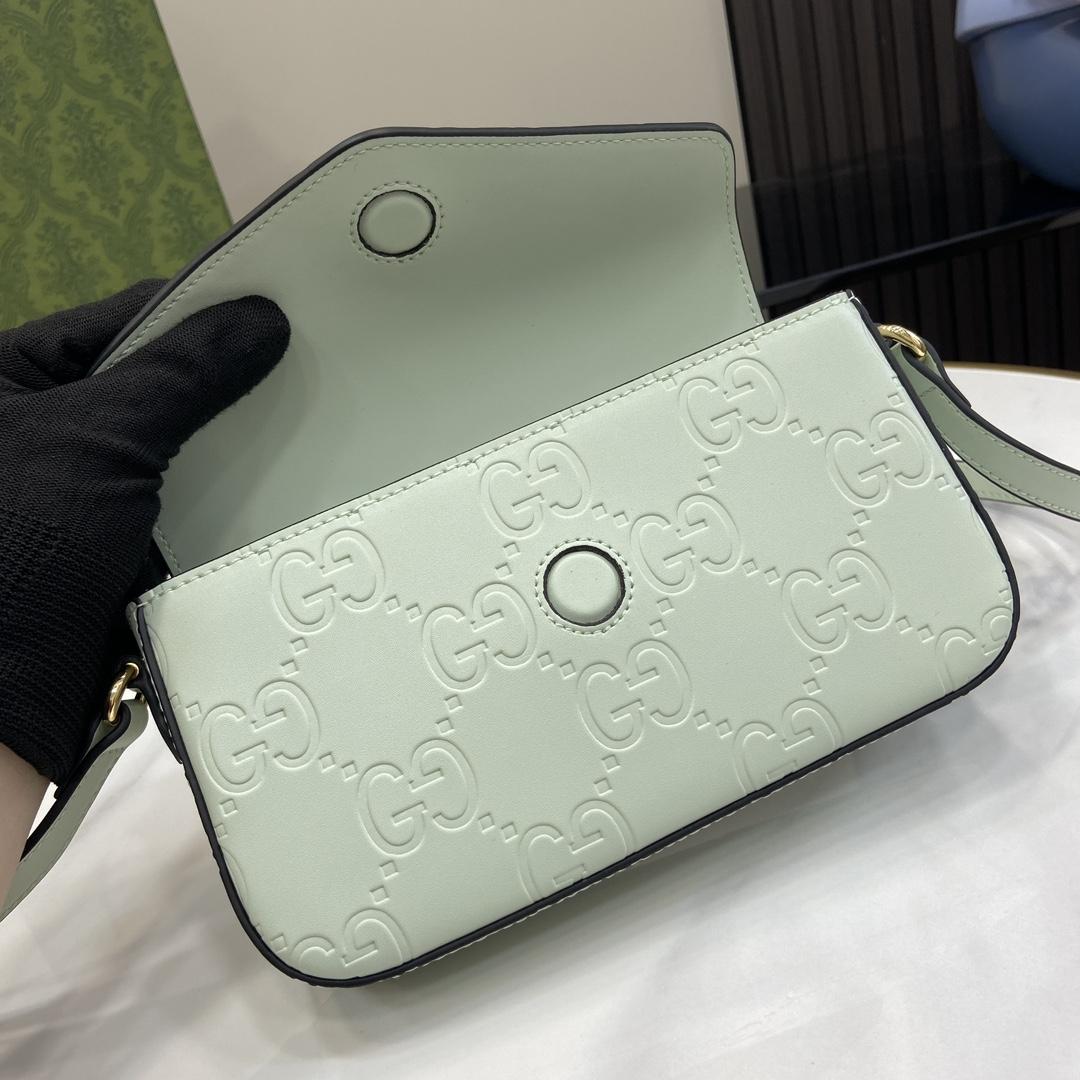 Gucci GG Super Mini Shoulder Bag - DopestKickz