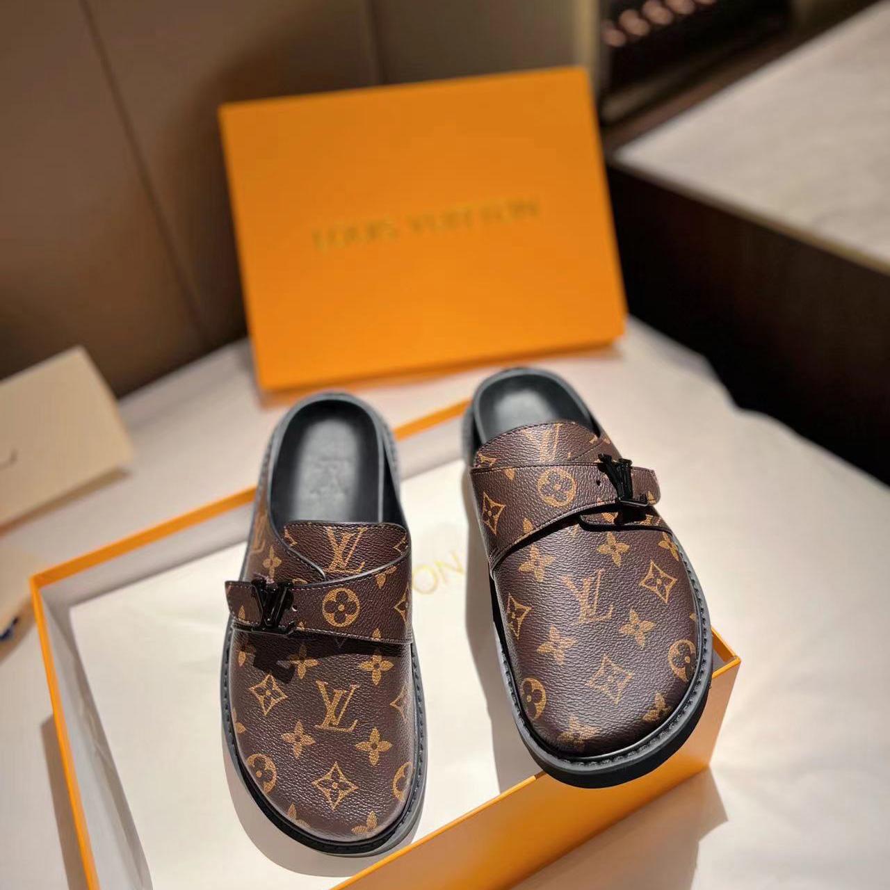 Louis Vuitton LV Easy Mule    1A8WIB - DopestKickz