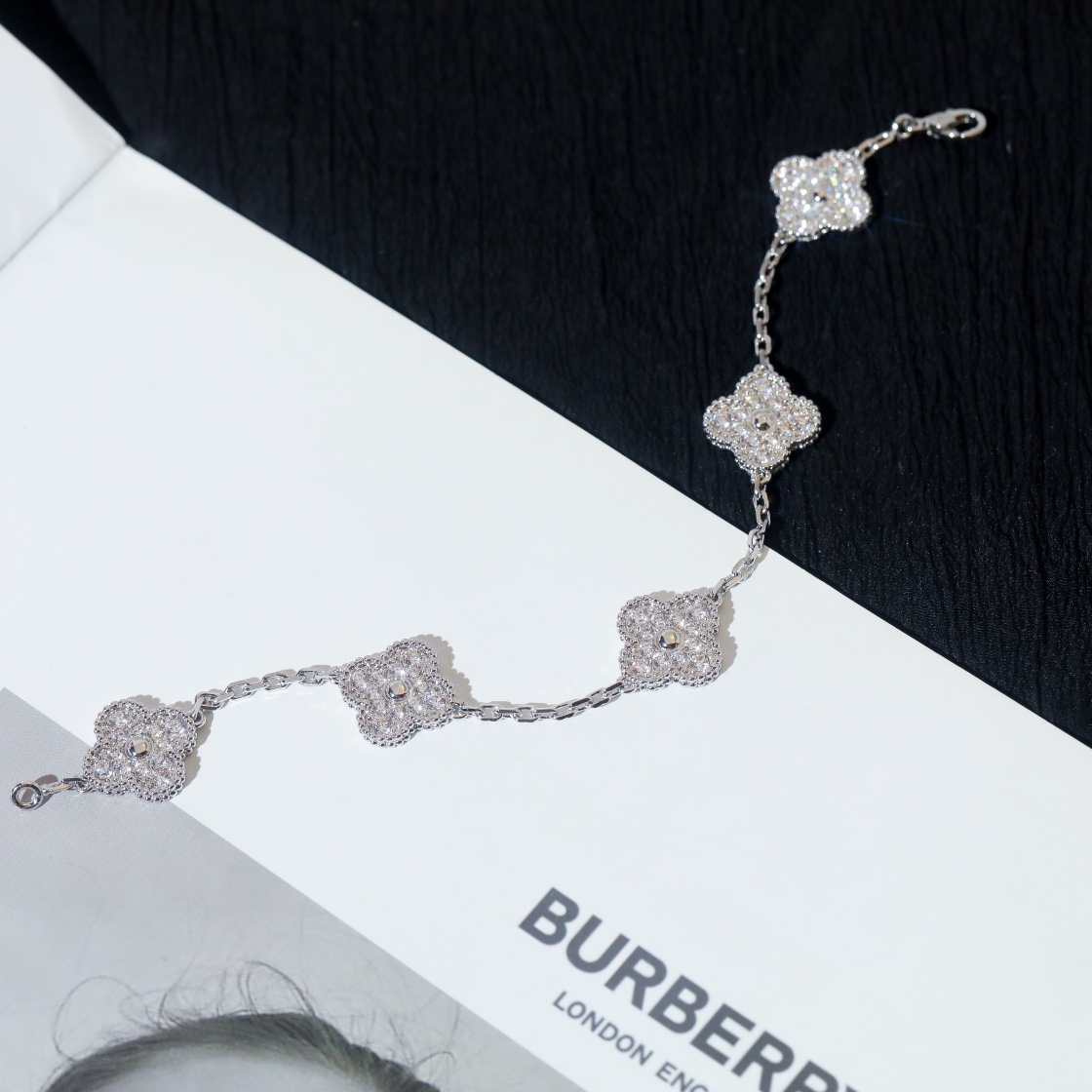 Van Cleef & Arpels Bracelet - DopestKickz